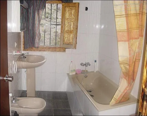 Puntal Reondo Villa Abrucena 0*,